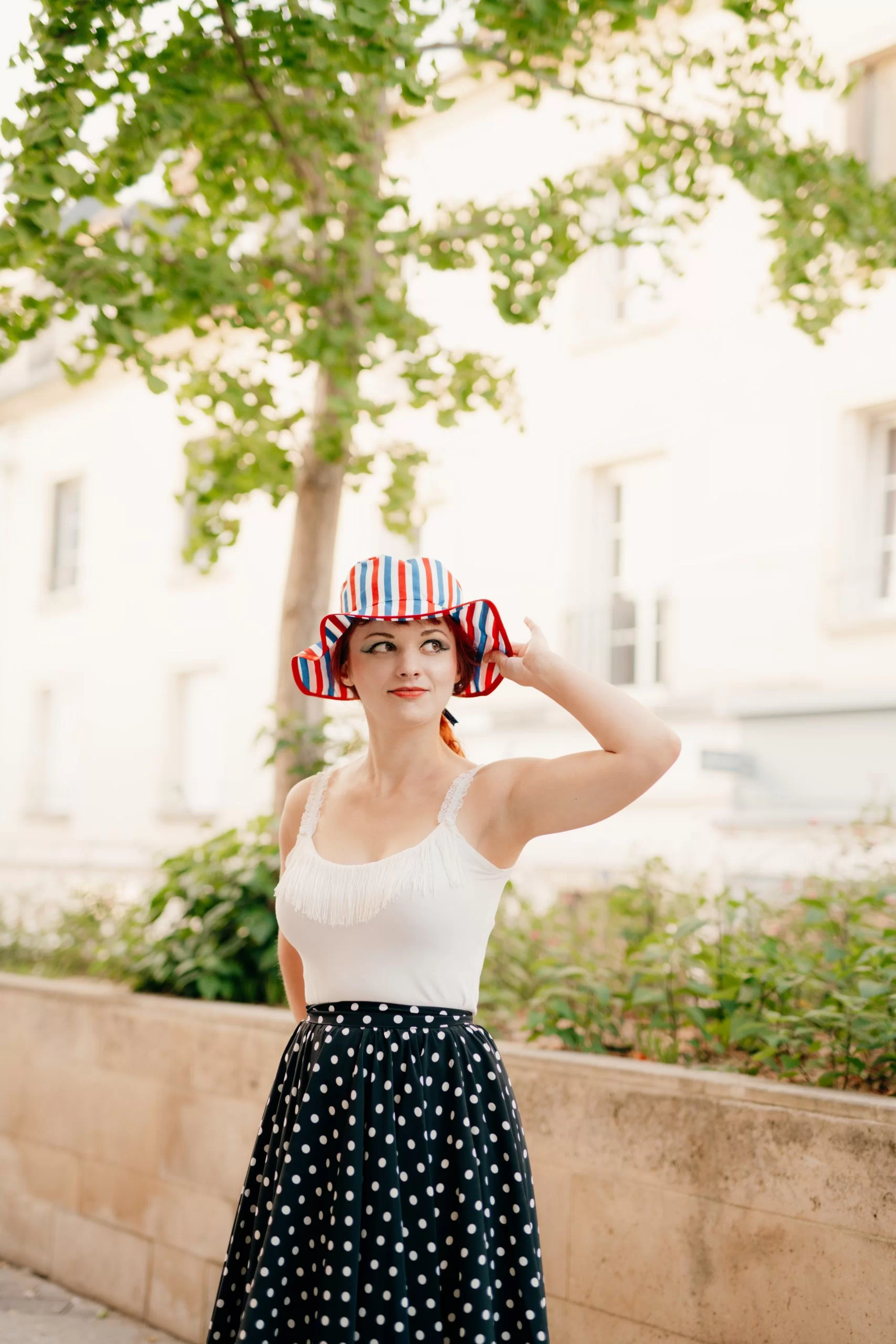 Chapeau de soleil Made in France tricolore à biais rouge – Image 2